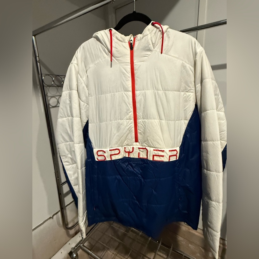Men’s Spyder Snow puffer Jacket. Size Large. Great Condition